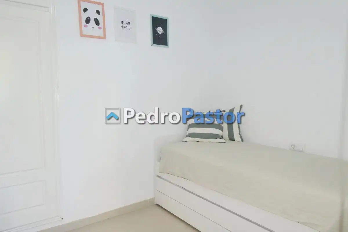 Habitación de Apartamento en venta en Dénia con Aire acondicionado, Calefacción y Jardín privado