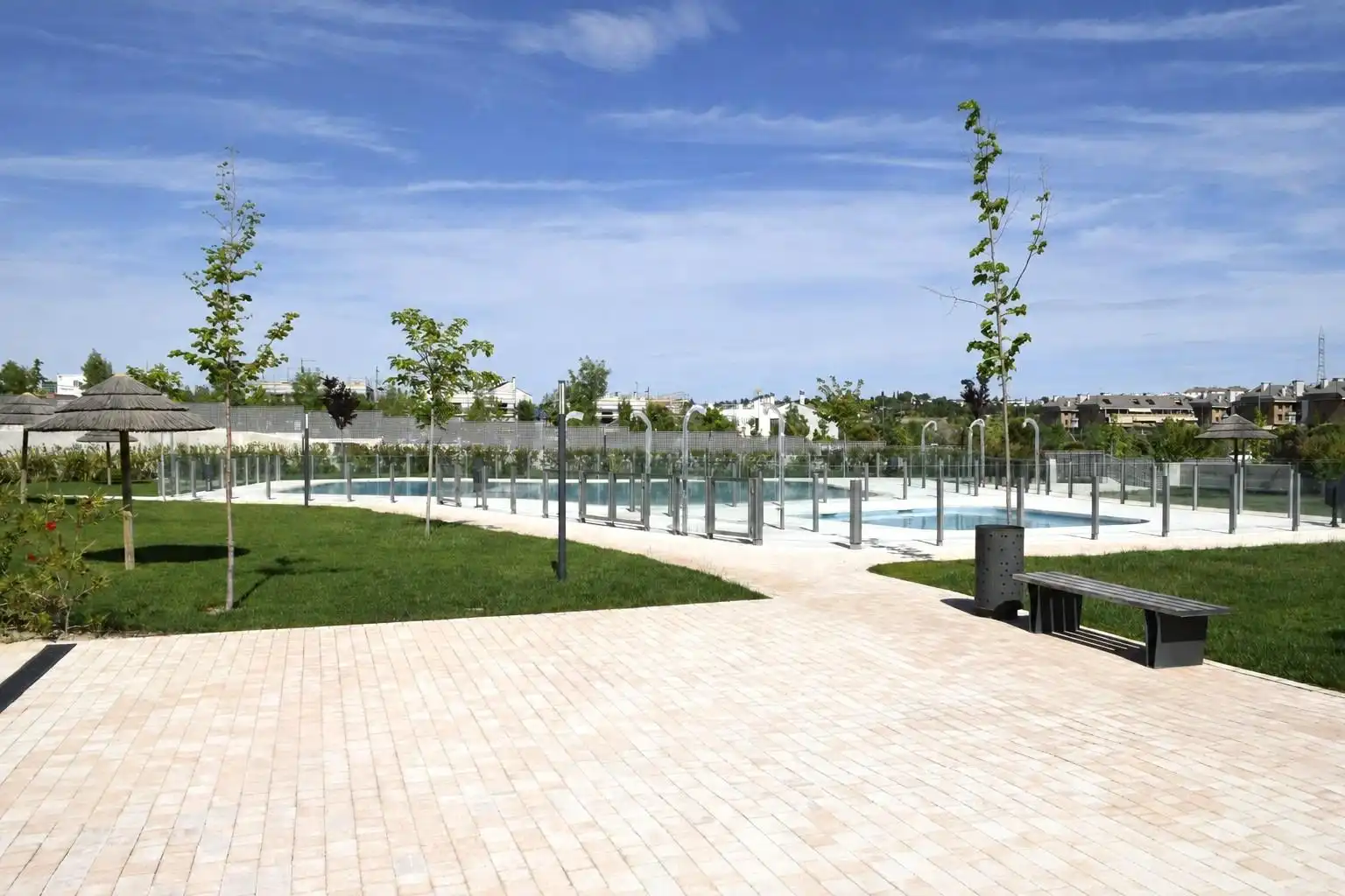 Schwimmbecken von Dachboden zur Miete in Boadilla del Monte mit Terrasse, Abstellraum und Gemeinschaftspool