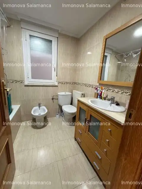 Baño de Casa o chalet en venta en Vecinos con Calefacción, Terraza y Trastero