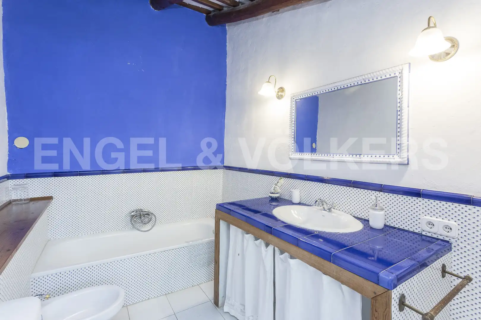 Baño de Finca rústica en venta en Subirats con Calefacción, Jardín privado y Parquet