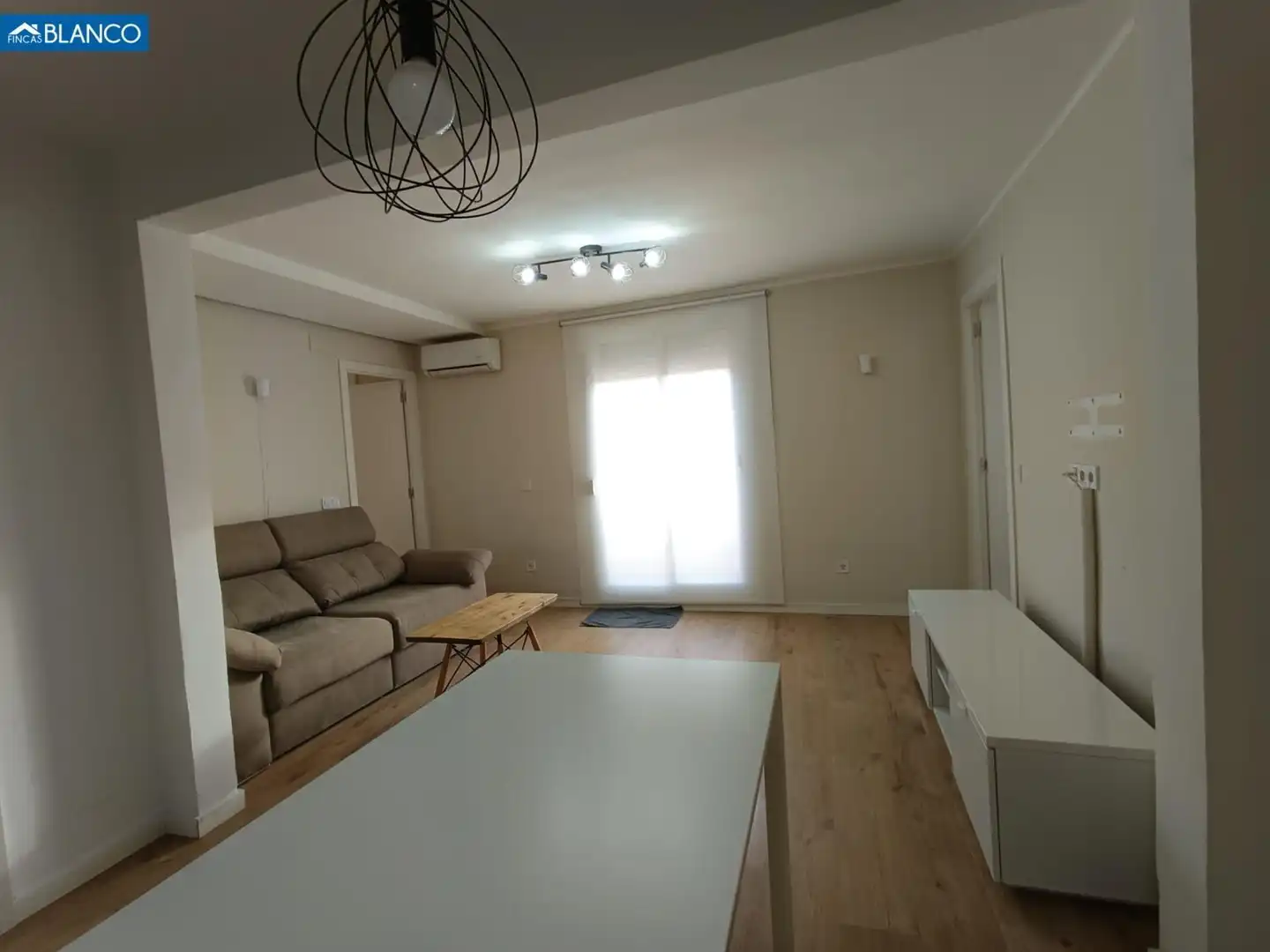 Living room of Attic for sale in L'Hospitalet de Llobregat  with Heating, Parquet flooring and Terrace