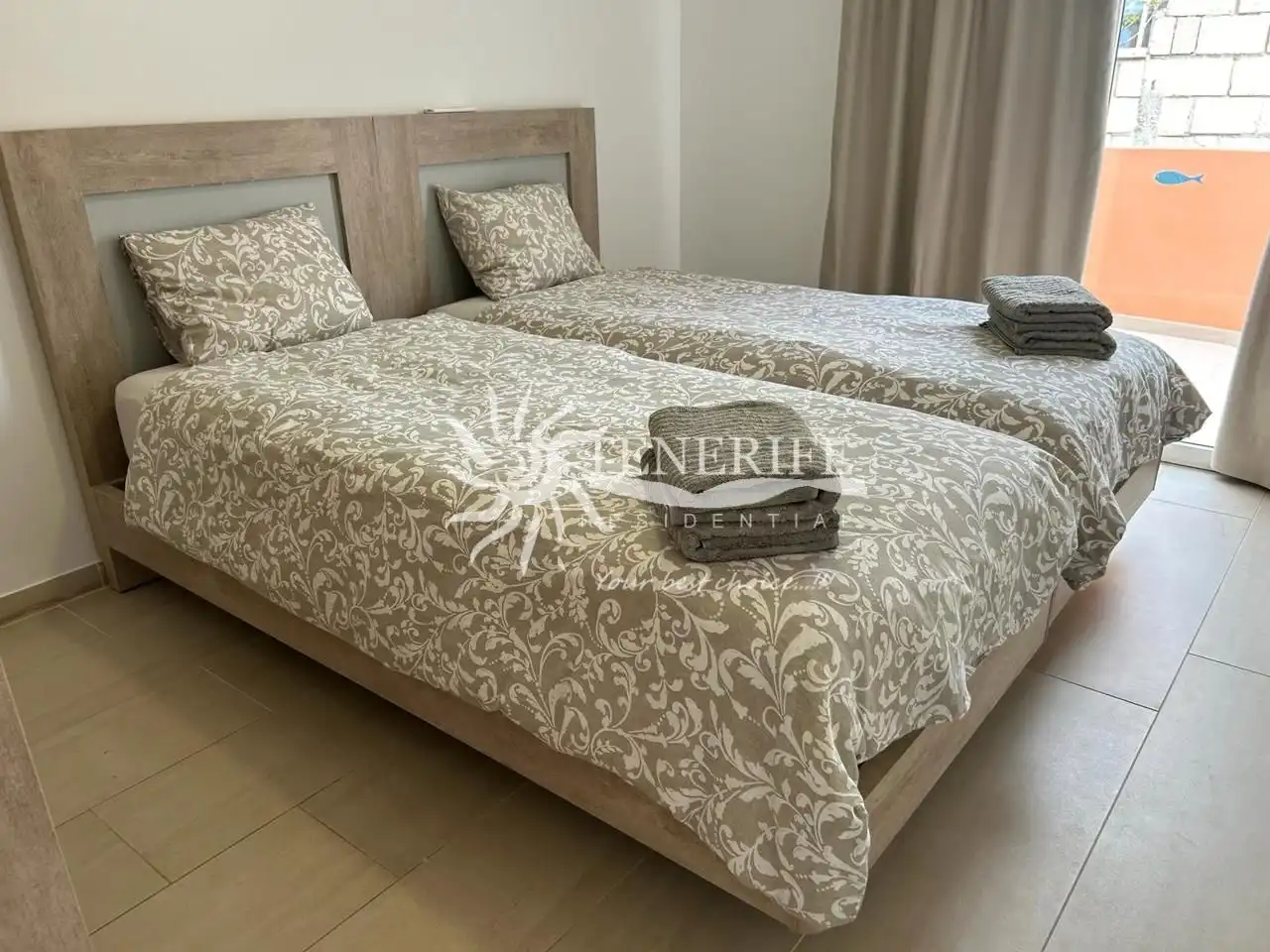 Dormitori de Casa o xalet en venda en Adeje amb Aire condicionat, Terrassa i Moblat