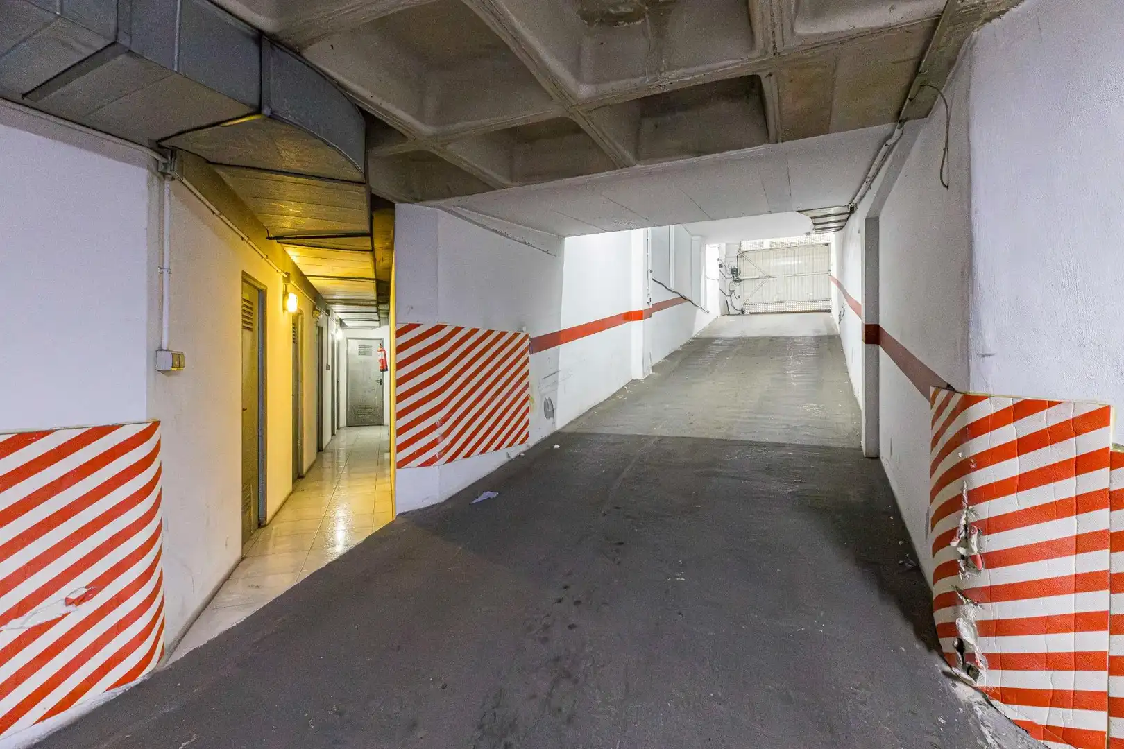 Parking de Piso en venta en Murcia con Aire acondicionado, Calefacción y Trastero