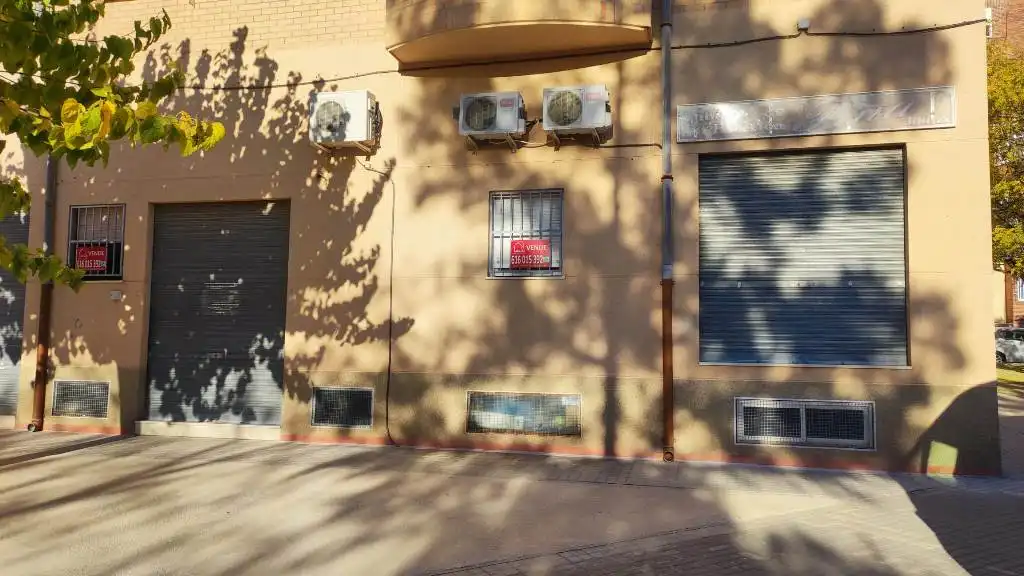 Local comercial en venta en Avenida de Juan Carlos I, imagen 2