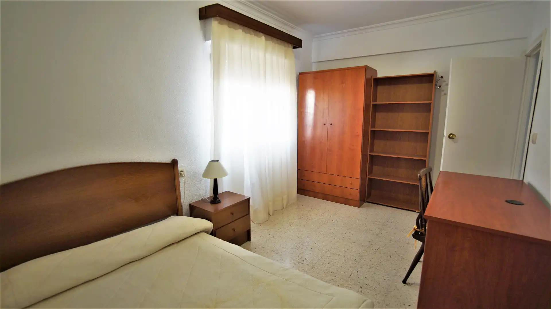 Habitación de Piso de alquiler en Badajoz con Amueblado, Horno y Lavadora