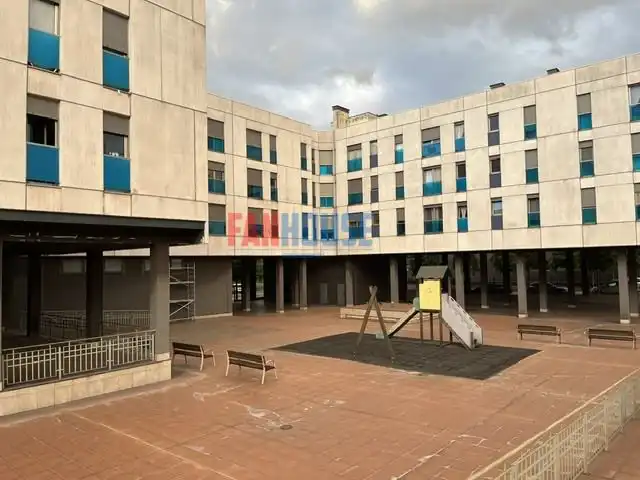 Vista exterior de Pis en venda en Gijón  amb Calefacció i Traster