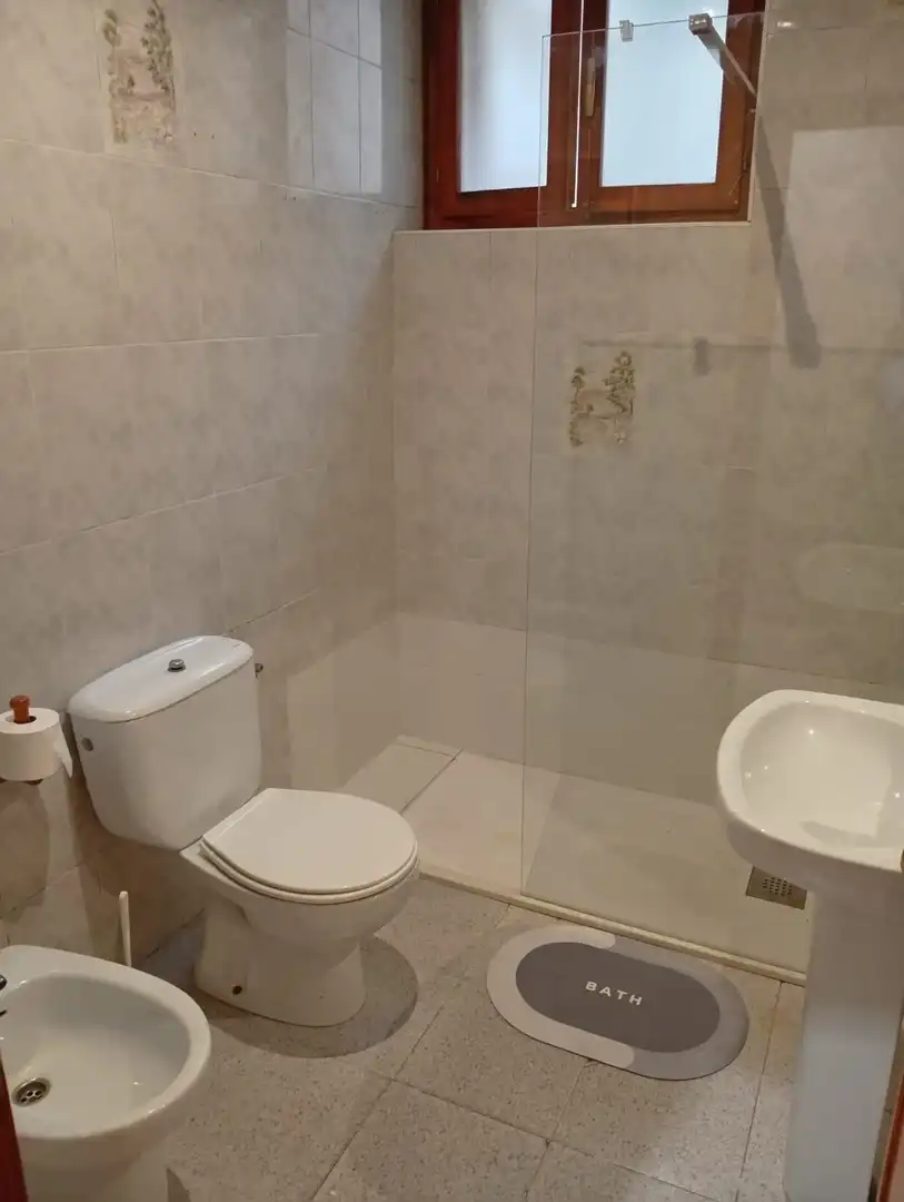 Bathroom of Flat for rent in Almansa  with Furnished