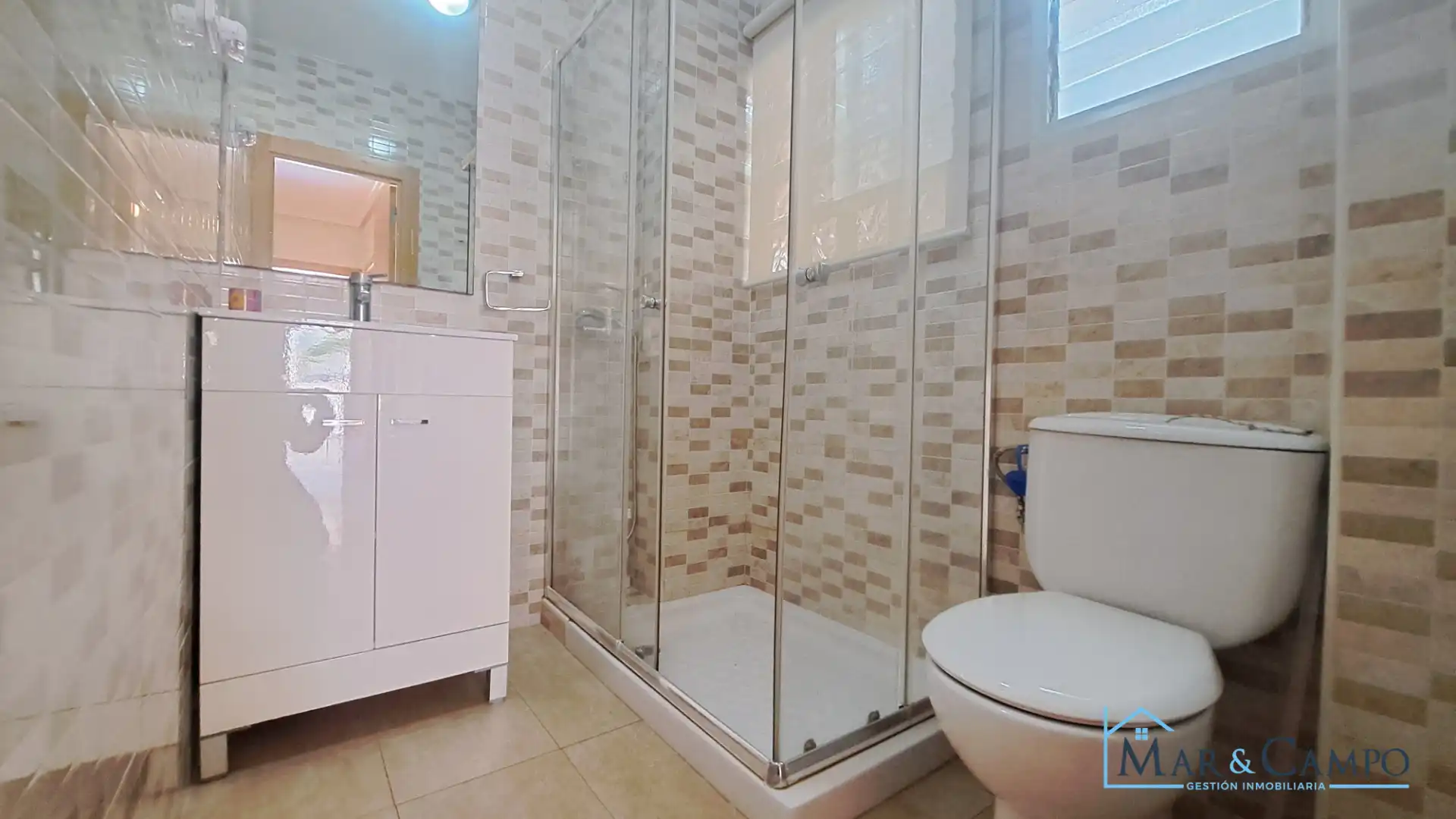 Baño de Casa adosada en venta en Los Alcázares con Aire acondicionado, Jardín privado y Amueblado