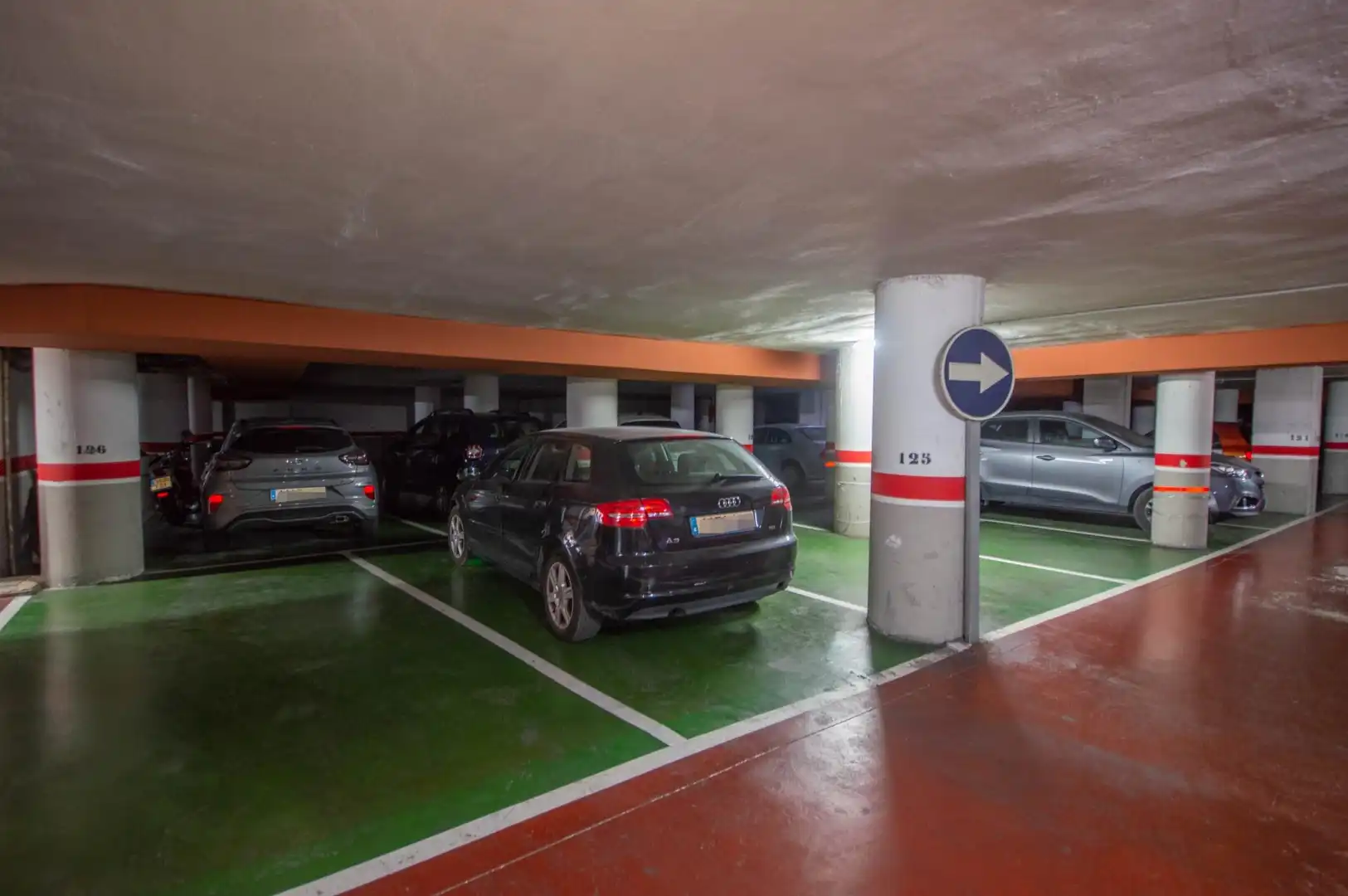 Parking de Piso en venta en Alicante / Alacant con Aire acondicionado y Balcón