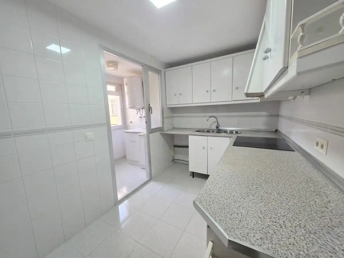 Küche von Wohnung zum Verkauf in Rincón de la Victoria mit Klimaanlage, Terrasse und Möbliert