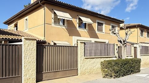 CHALET PAREADO EN ZONA RAVELALMAJADA 5 DORMITORIOS, 3 BAÑOS Y PARCELA DE 300 M2
