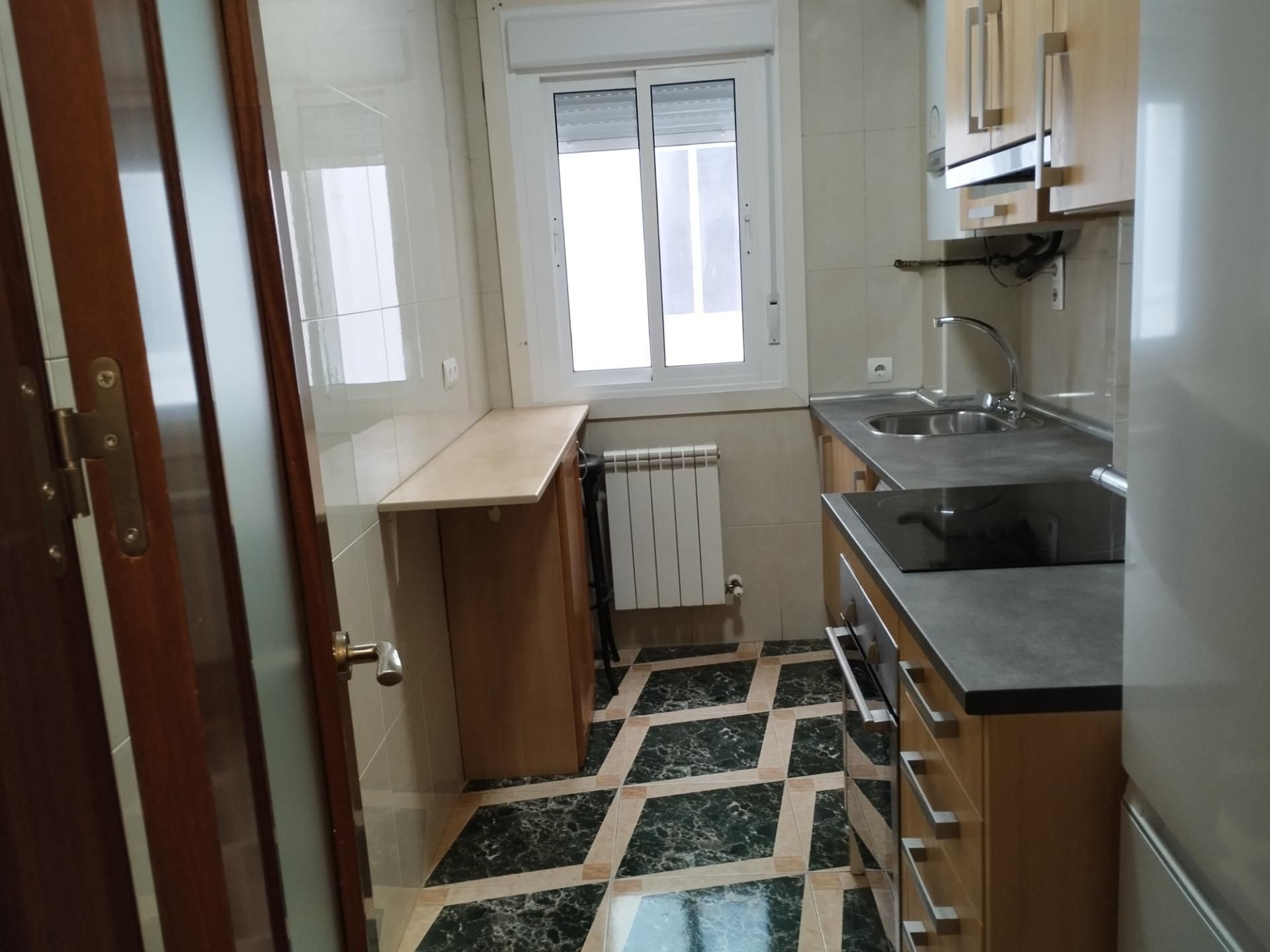 Cuina de Pis de lloguer en Valladolid Capital amb Calefacció i Balcó