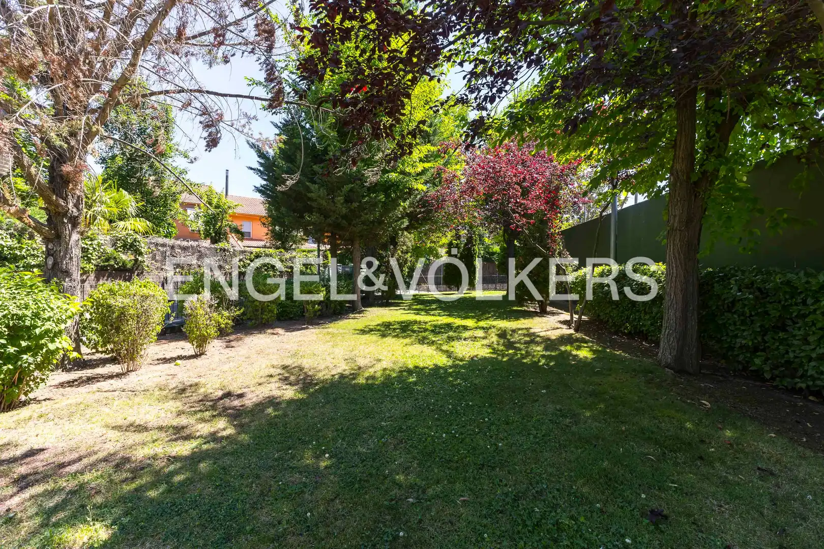 Houses for sale in La Moraleja  with Air Conditioner, Heating and Private garden
