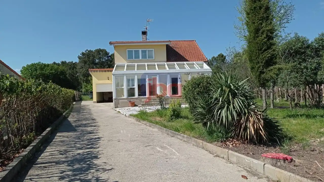 Xalet amb jardí en venda a Coles