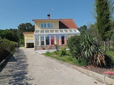 Xalet amb jardí en venda a Coles