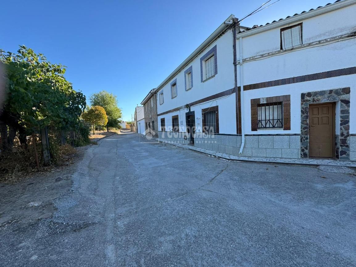 Vista exterior de Finca rústica en venda en Alcaudete de la Jara amb Aire condicionat, Calefacció i Traster