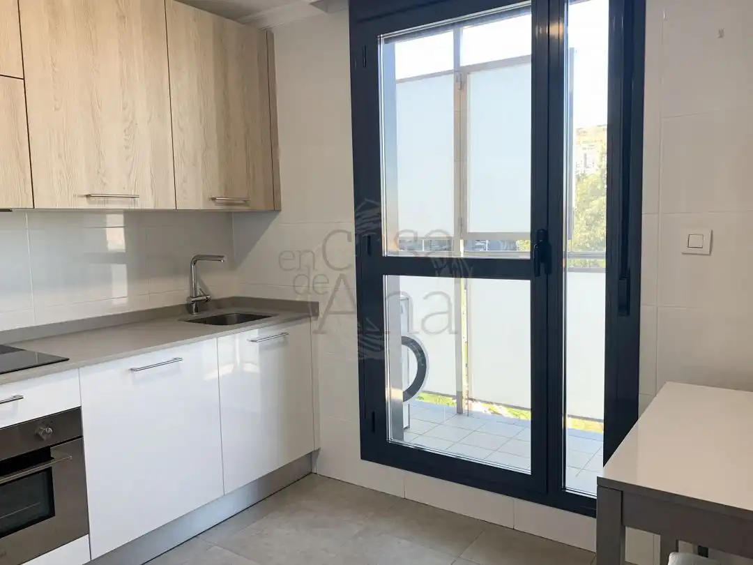 Cocina de Piso de alquiler en Bilbao  con Calefacción, Jardín privado y Trastero