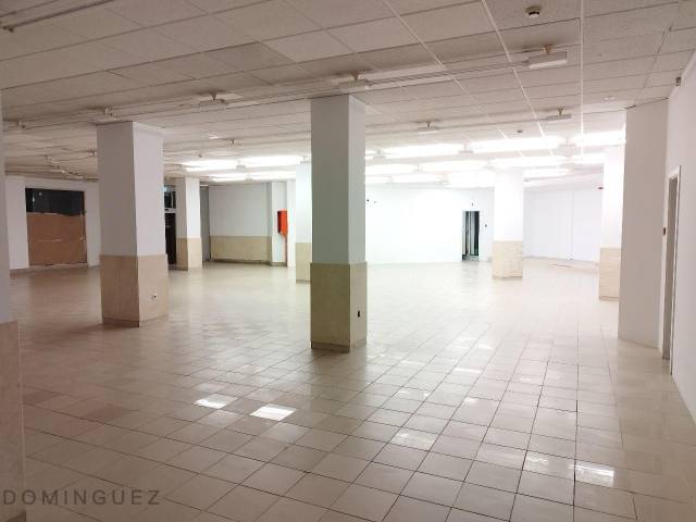 Local comercial en Alquiler en Campo da Torre - Mollabao