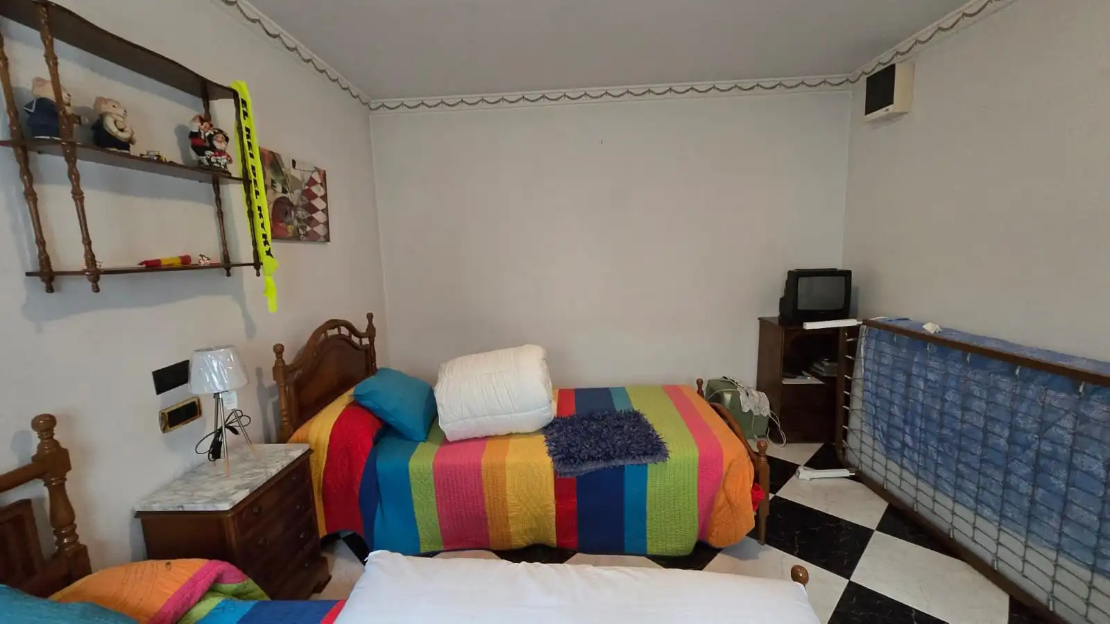 Dormitori de Casa adosada en venda en Oliva amb Terrassa i Moblat