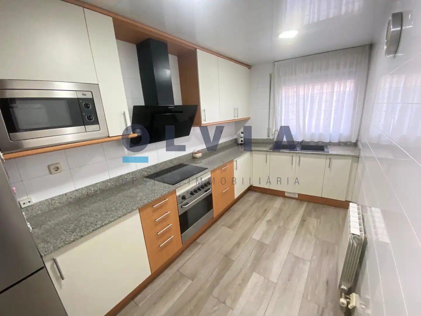 Ground floor with lift for sale in Poble