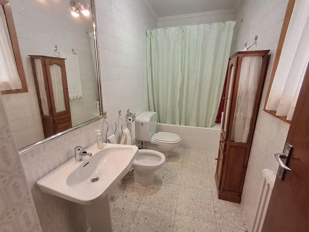 Badezimmer von Einfamilien-Reihenhaus zum Verkauf in La Roda mit Klimaanlage, Heizung und Terrasse