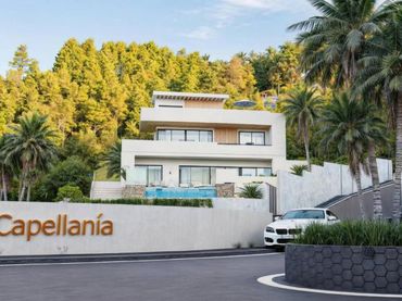 Casa amb balcó en venda a C. Salamanca