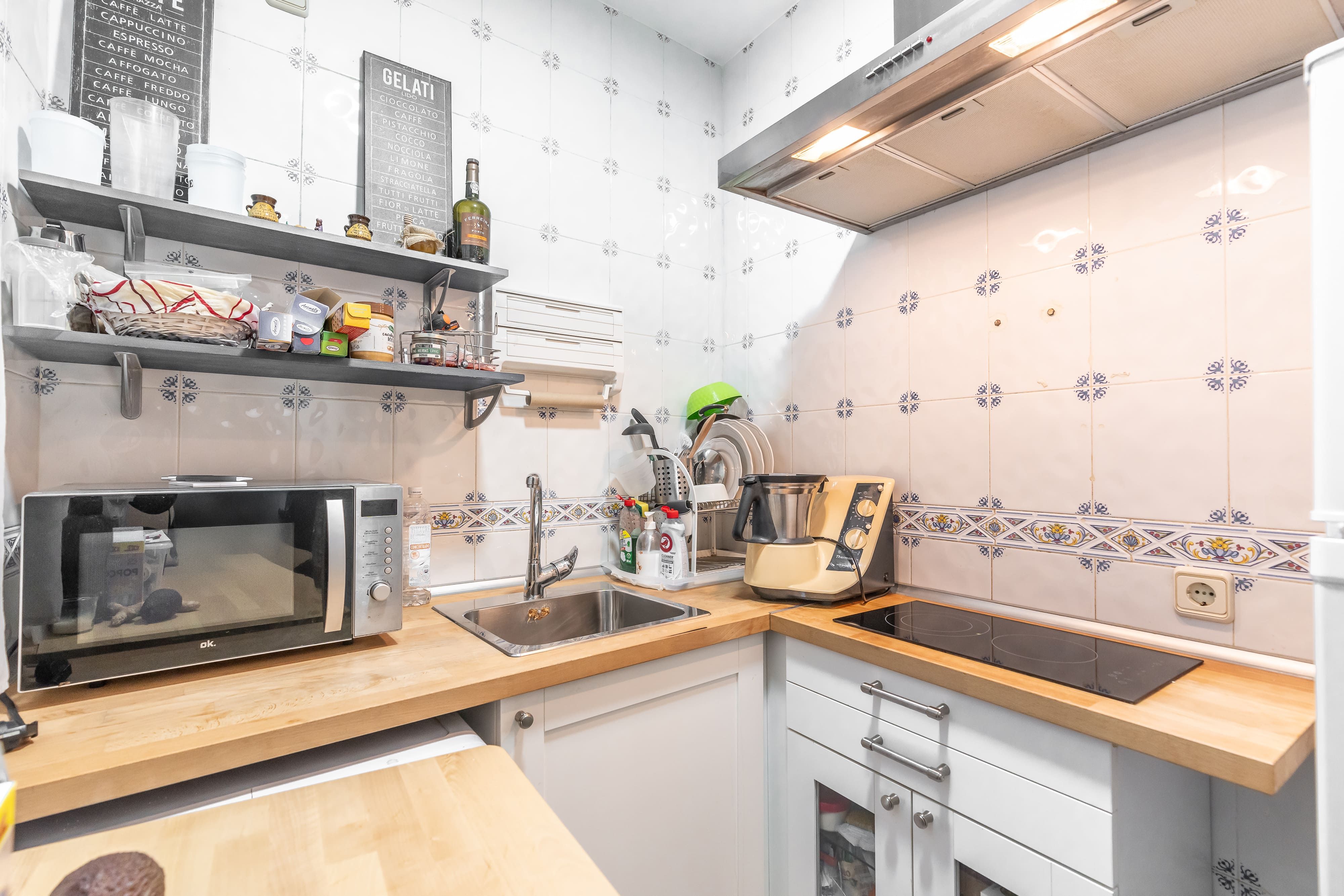 Kitchen of Flat for sale in  Madrid Capital  with Heating