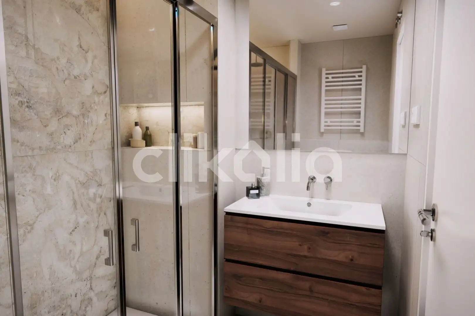 Badezimmer von Wohnung zum Verkauf in Madrid mit Klimaanlage, Heizung und Terrasse