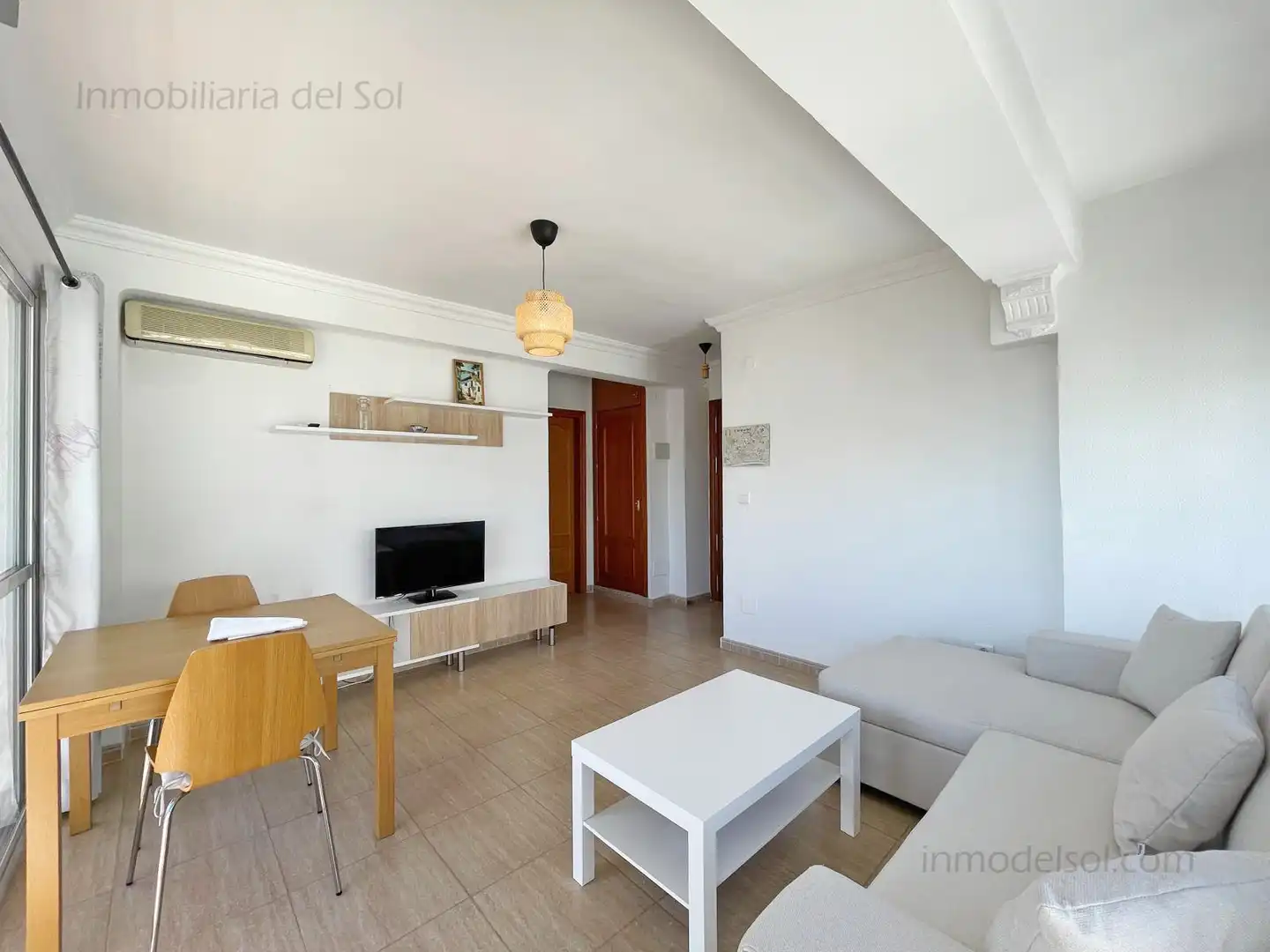 Sala de estar de Piso en venta en Vélez-Málaga con Aire acondicionado, Terraza y Amueblado