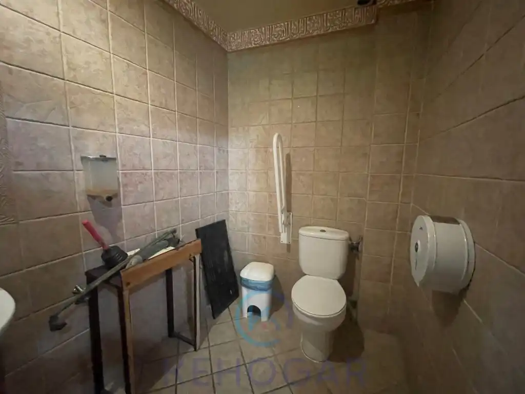 Badezimmer von Geschaftsraum zum Verkauf in Montequinto