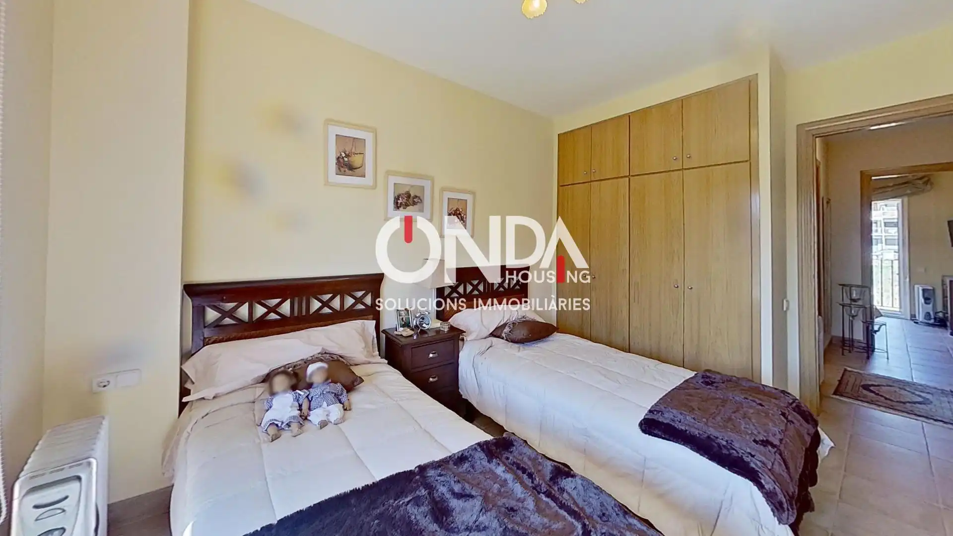 Habitación de Casa adosada en venta en Tremp con Calefacción, Terraza y Trastero