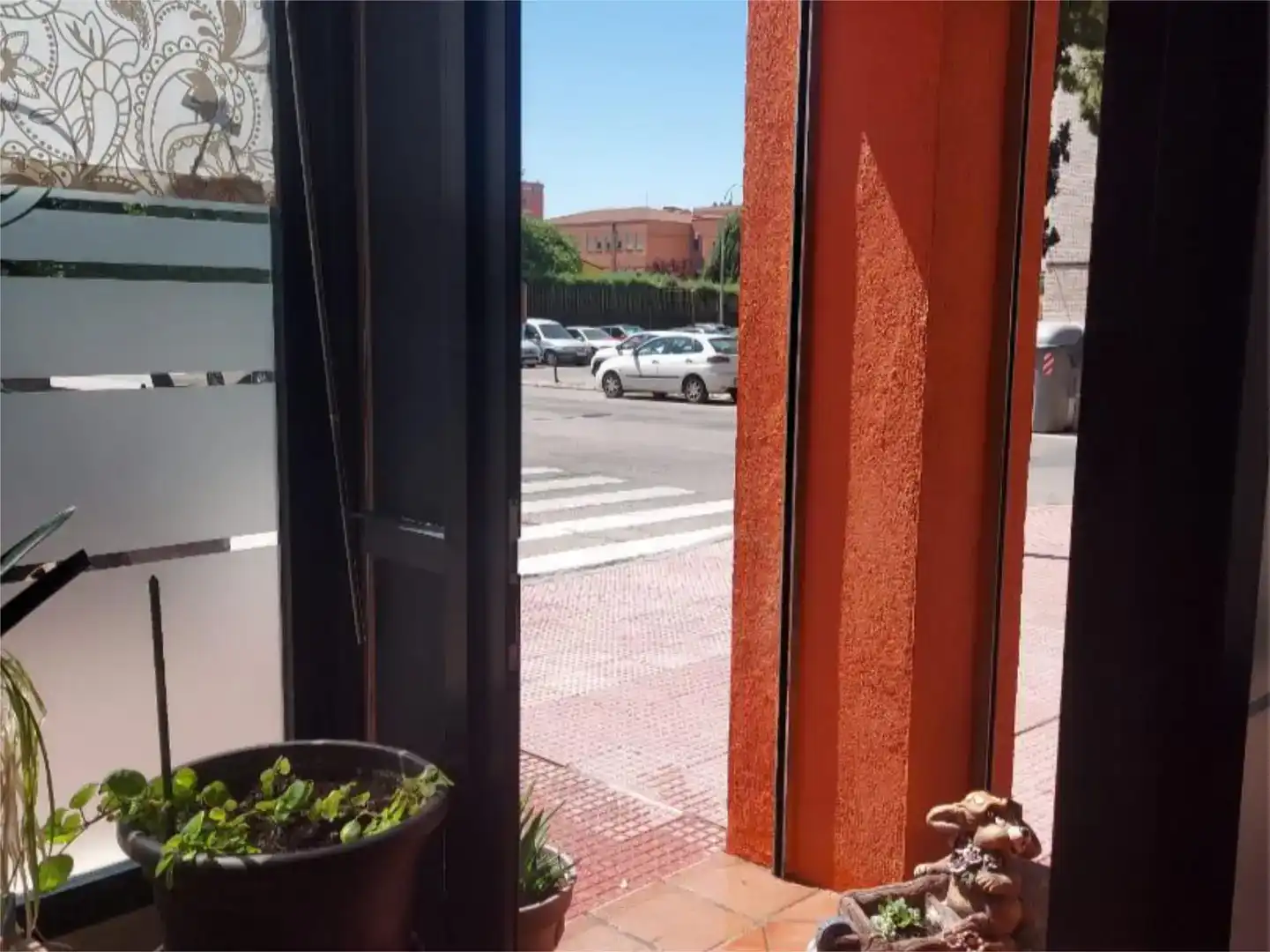 Vista exterior de Local de lloguer en Alcalá de Henares amb Aire condicionat i Moblat