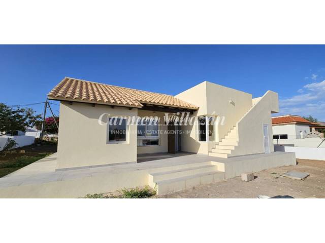 Casa-chalet en Venta en Piedra Blanca en Triquivijate