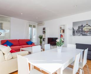 Sala d'estar de Apartament de lloguer en  Madrid Capital amb Aire condicionat, Moblat i Forn