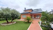 Vista exterior de Casa o xalet en venda en Villalbilla amb Calefacció i Piscina