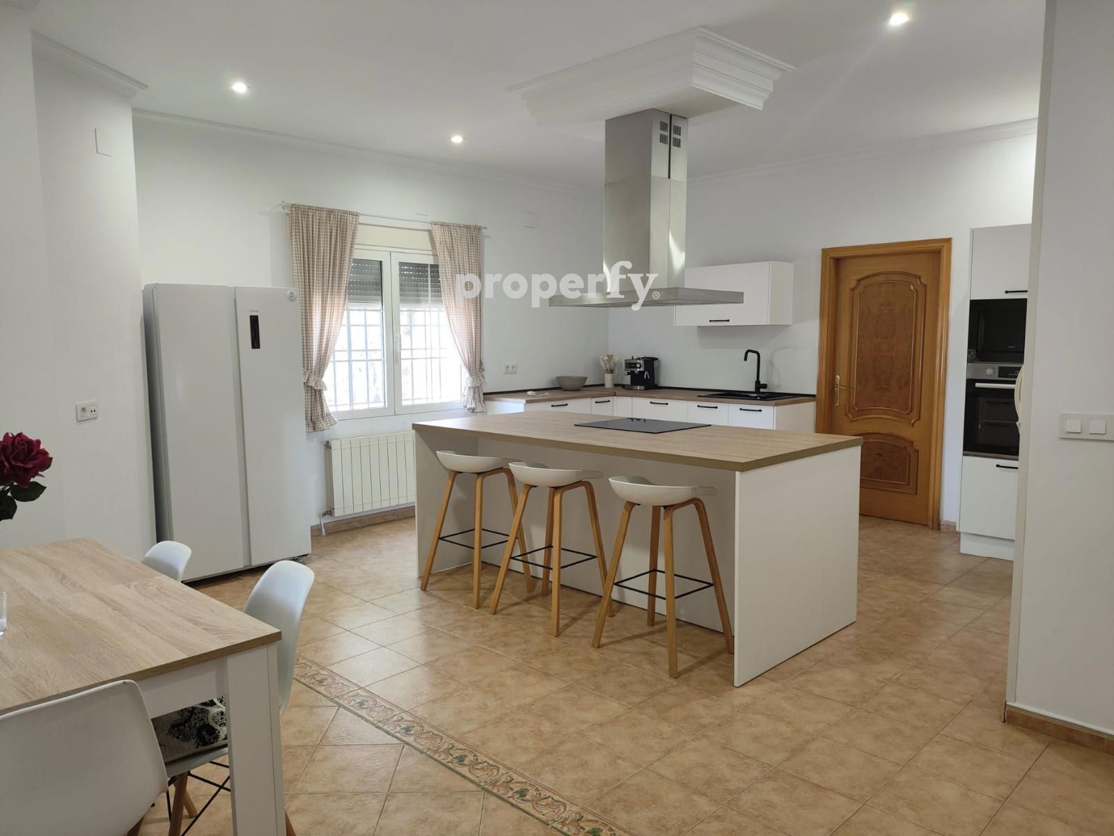 Cuina de Casa o xalet en venda en Pedro Muñoz amb Calefacció, Piscina i Forn