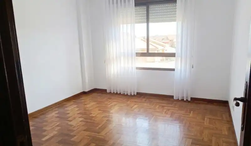 Schlafzimmer von Wohnung zur Miete in Pravia mit Heizung, Terrasse und Möbliert