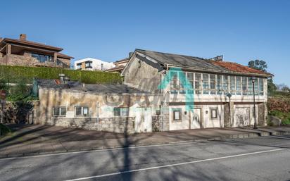 Vista exterior de Casa o xalet en venda en Castrillón amb Jardí privat