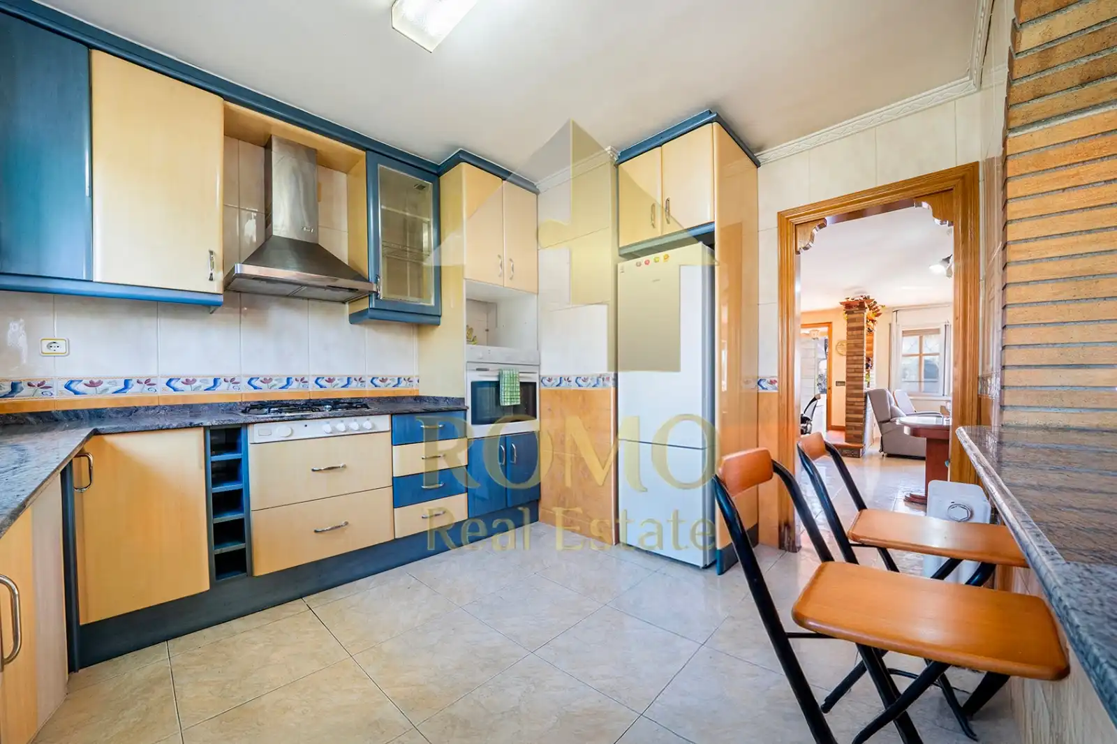 Cocina de Casa adosada en venta en Santa Perpètua de Mogoda con Calefacción y Trastero