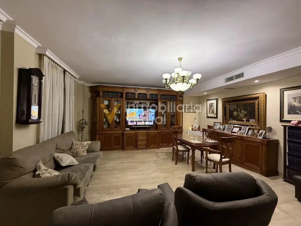 Sala de estar de Piso en venta en Cabra con Aire acondicionado, Calefacción y Amueblado