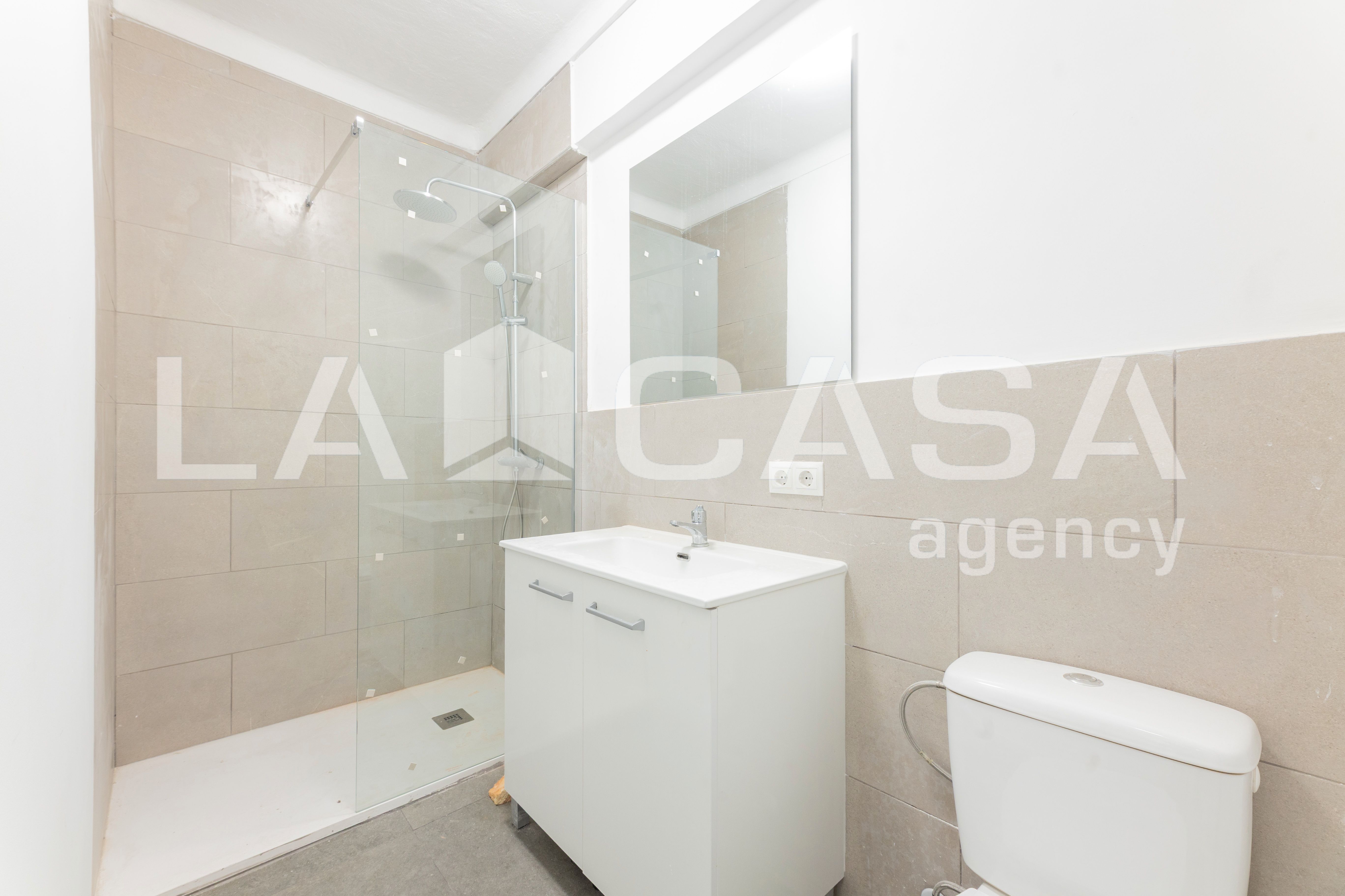 Bany de Pis en venda en  Valencia Capital amb Balcó