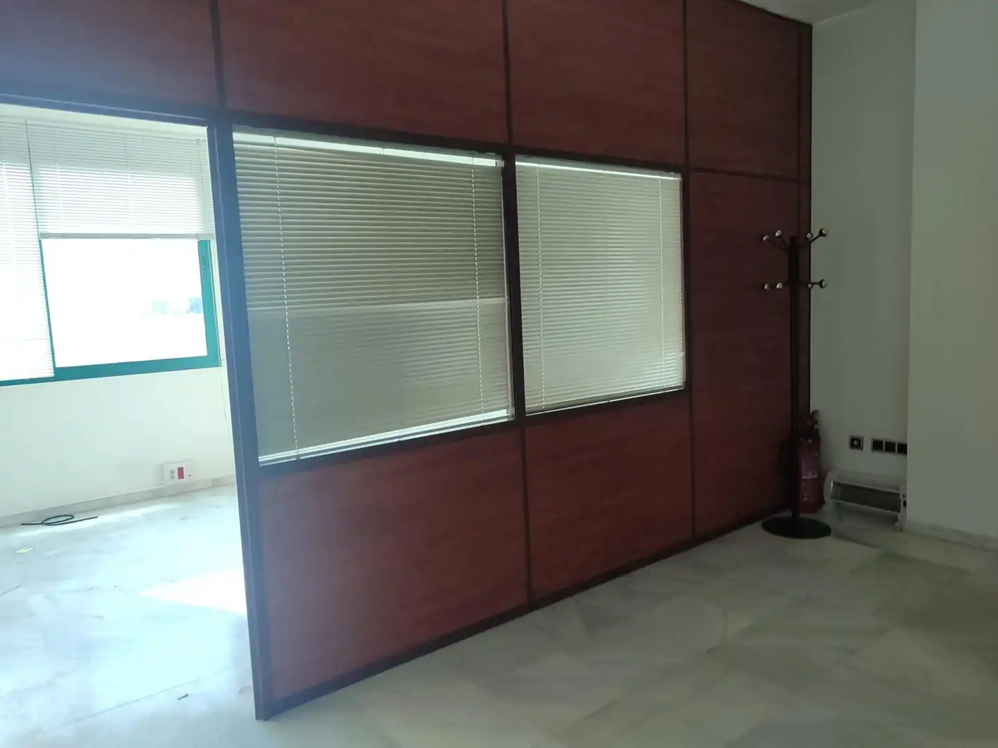 Bureau avec ascenseur à louer à Avenida de Hytasa