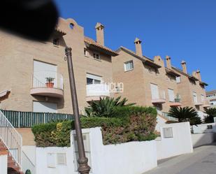 Vista exterior de Casa adosada de lloguer en Bétera amb Aire condicionat, Calefacció i Jardí privat