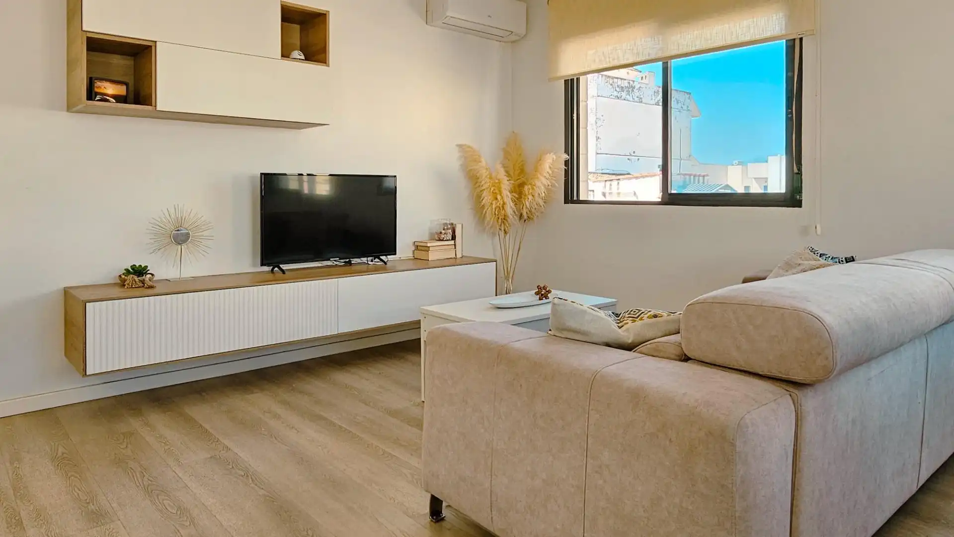 Living room of Flat for sale in Daimús  with Air Conditioner, Terrace and Furnished