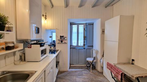 Foto 2 von Einfamilien-Reihenhaus zum Verkauf in Calle del Comercio, 42, Castropol, Asturias