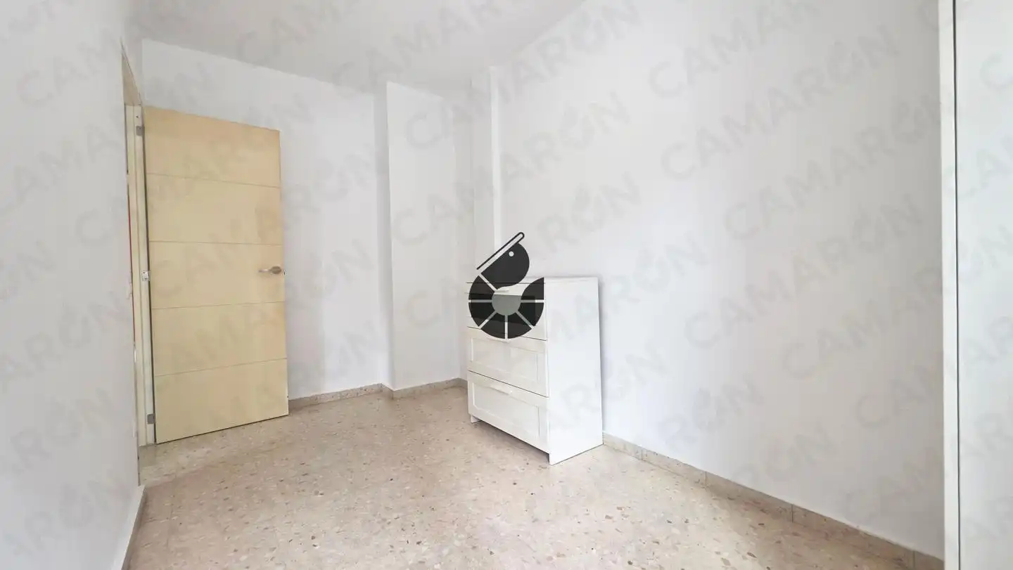 Habitación de Casa adosada en venta en Coria del Río con Aire acondicionado
