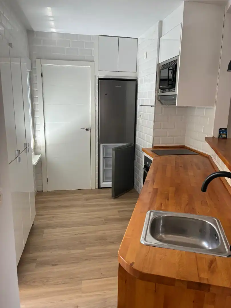 Cuina de Apartament de lloguer en Granada amb Aire condicionat, Traster i Forn
