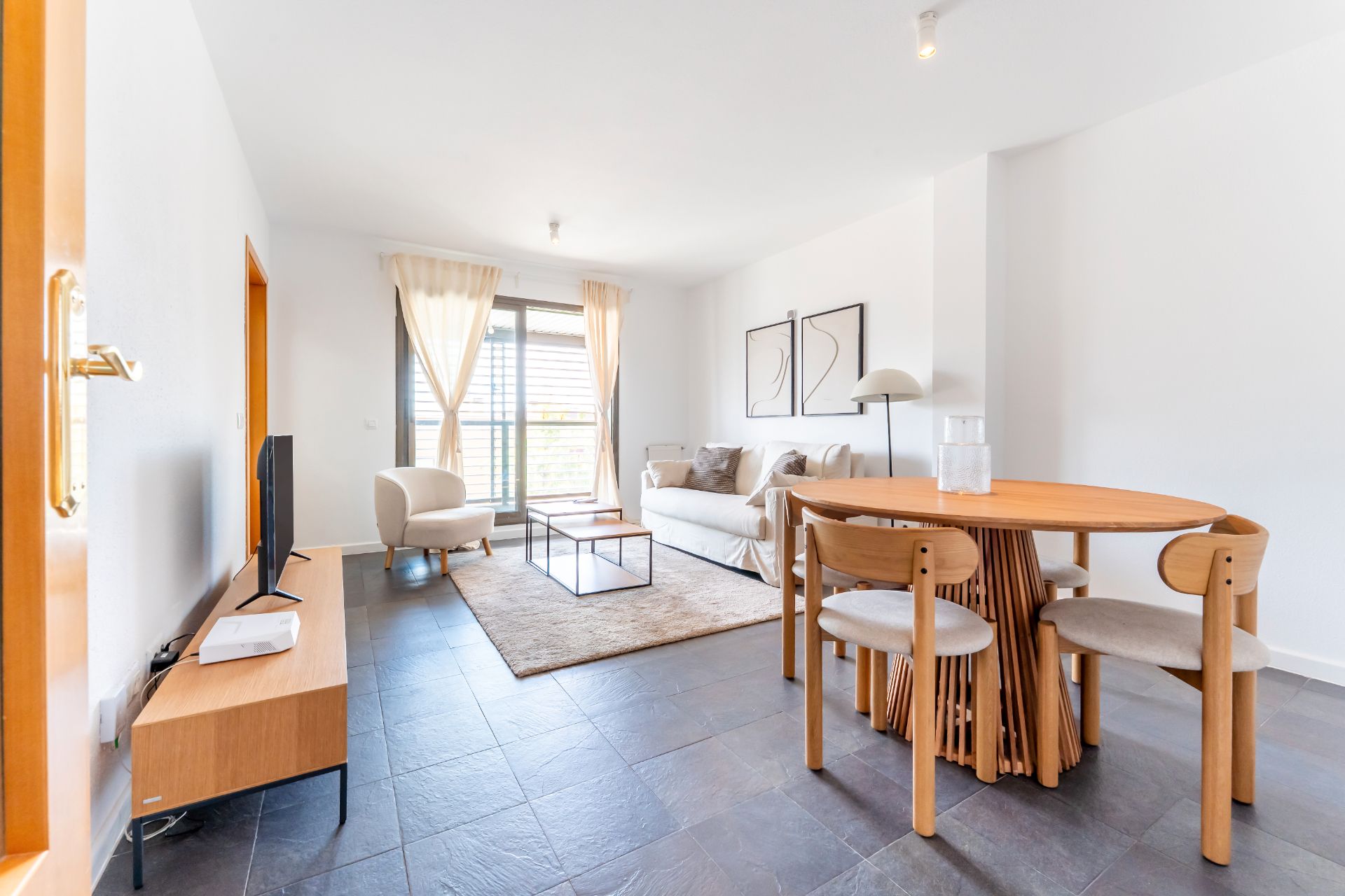 Living room of Flat to rent in  Madrid Capital  with Air Conditioner, Heating and Terrace