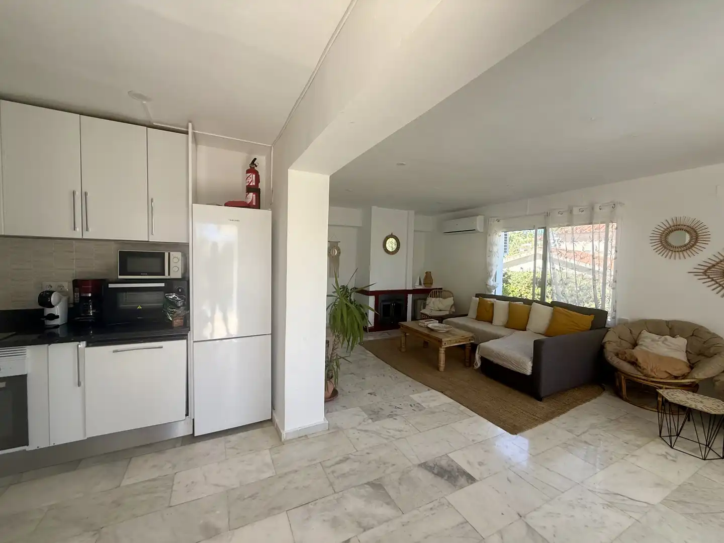 Sala de estar de Casa o chalet en venta en Marbella con Aire acondicionado, Jardín privado y Terraza