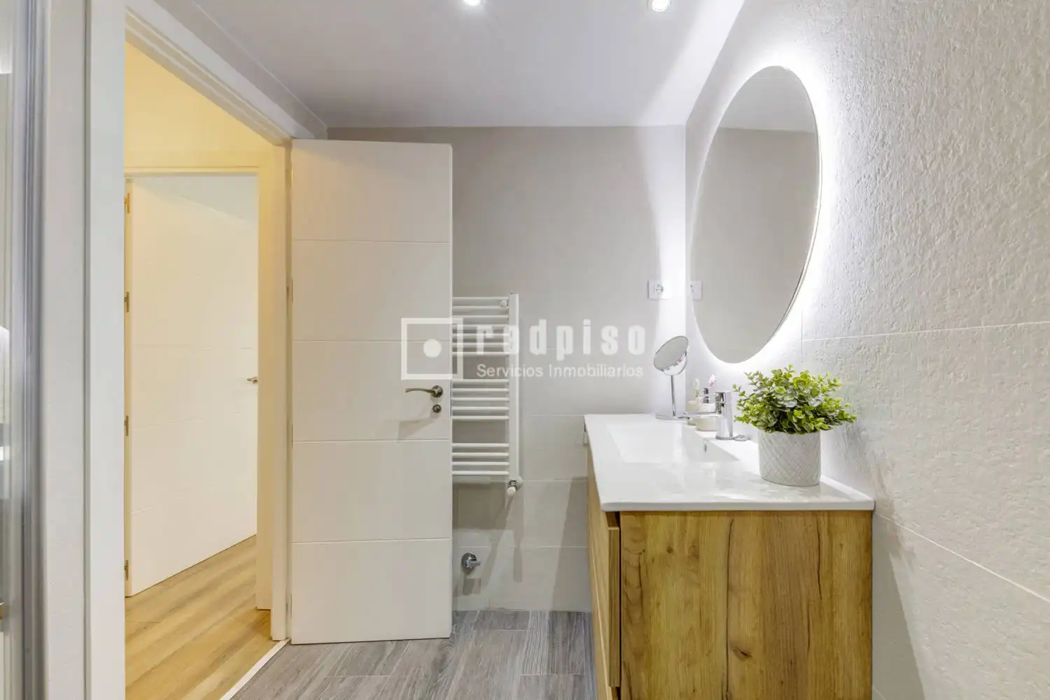 Bathroom of Flat for sale in Pozuelo de Alarcón  with Air Conditioner, Heating and Terrace